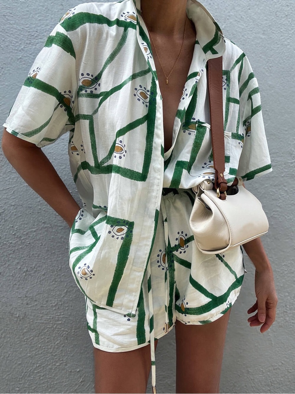 Commense White Short-Sleeve Shirt Green Graphic and Yellow SET with shorts L